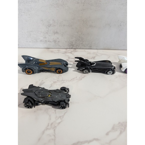 HOT WHEELS BATMOBILES LOT OF 6 LOOSE NEAR MINT - Picture 6 of 15